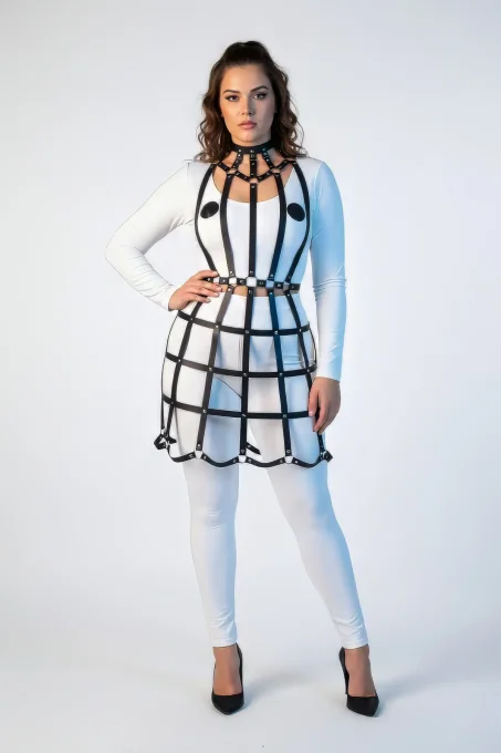 Büyük Beden Siyah Deri Kafes Tasarımlı Zımba Detaylı Etek Harness - APFT1243 - 3