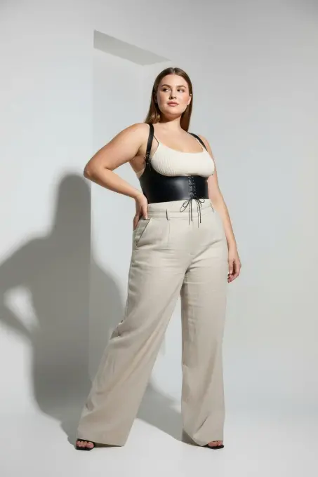 Büyük Beden Siyah Kadın Kemer Omuz Askılı Bağcıklı Korse Detaylı - APFT855 - 4