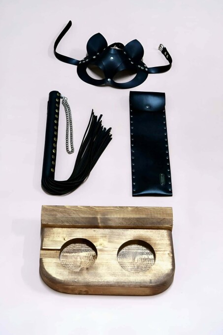 Fantezi Set 3'lü - Kırbaç, Maske ve Bardaklık - Küllük - Master Collection - APFT1312-S1-T2 - 2