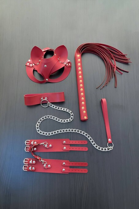 Kırmızı Fantezi Set, Kırbaç - Kelepçe - Tasma - Maske Takım - APFT1246 - 1