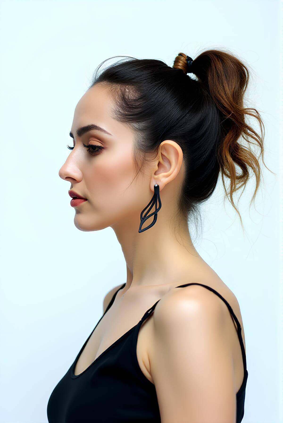 Siyah Sallantılı Küpe, Şık Lazer Kesim Deri Küpe - Apbj001