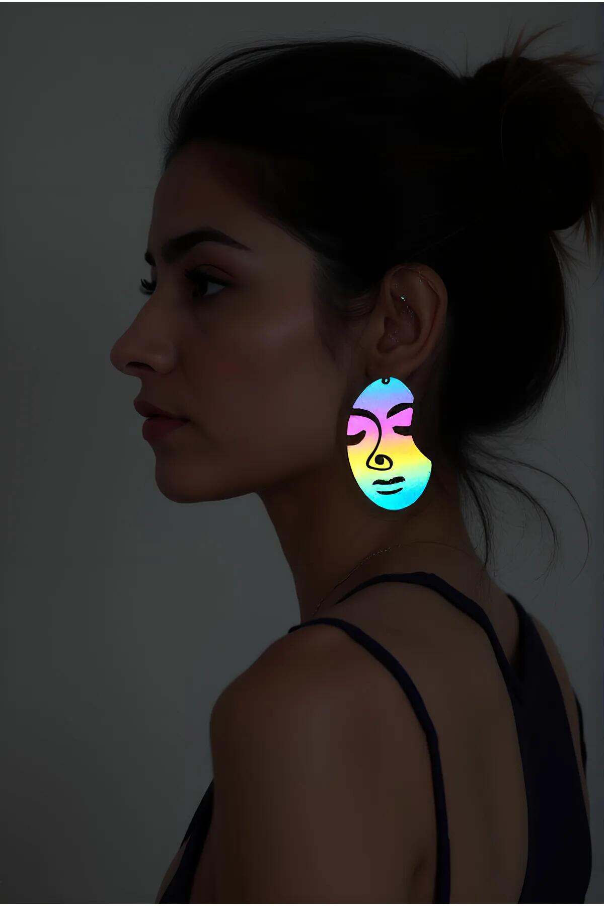 Rainbow Reflektörlü Soyut Kadın Yüzü Küpe, Şık Lazer Kesim Küpe - Apbj005