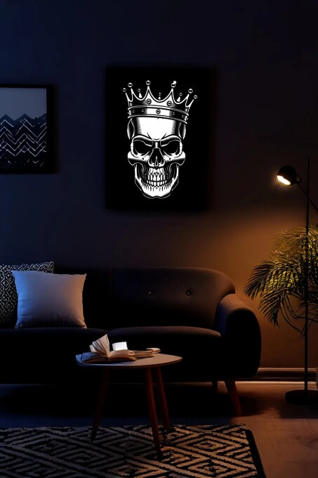 Reflektörlü Taçlı Kuru Kafa Siyah Deri Zeminli Gotik Tablo - 6