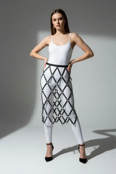 Siyah Etek Deri Bantlı Halka Detaylı Etek Midi - APFT410 - 4