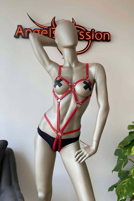 Vücudu Saran Kırmızı Deri Body Harness - 5